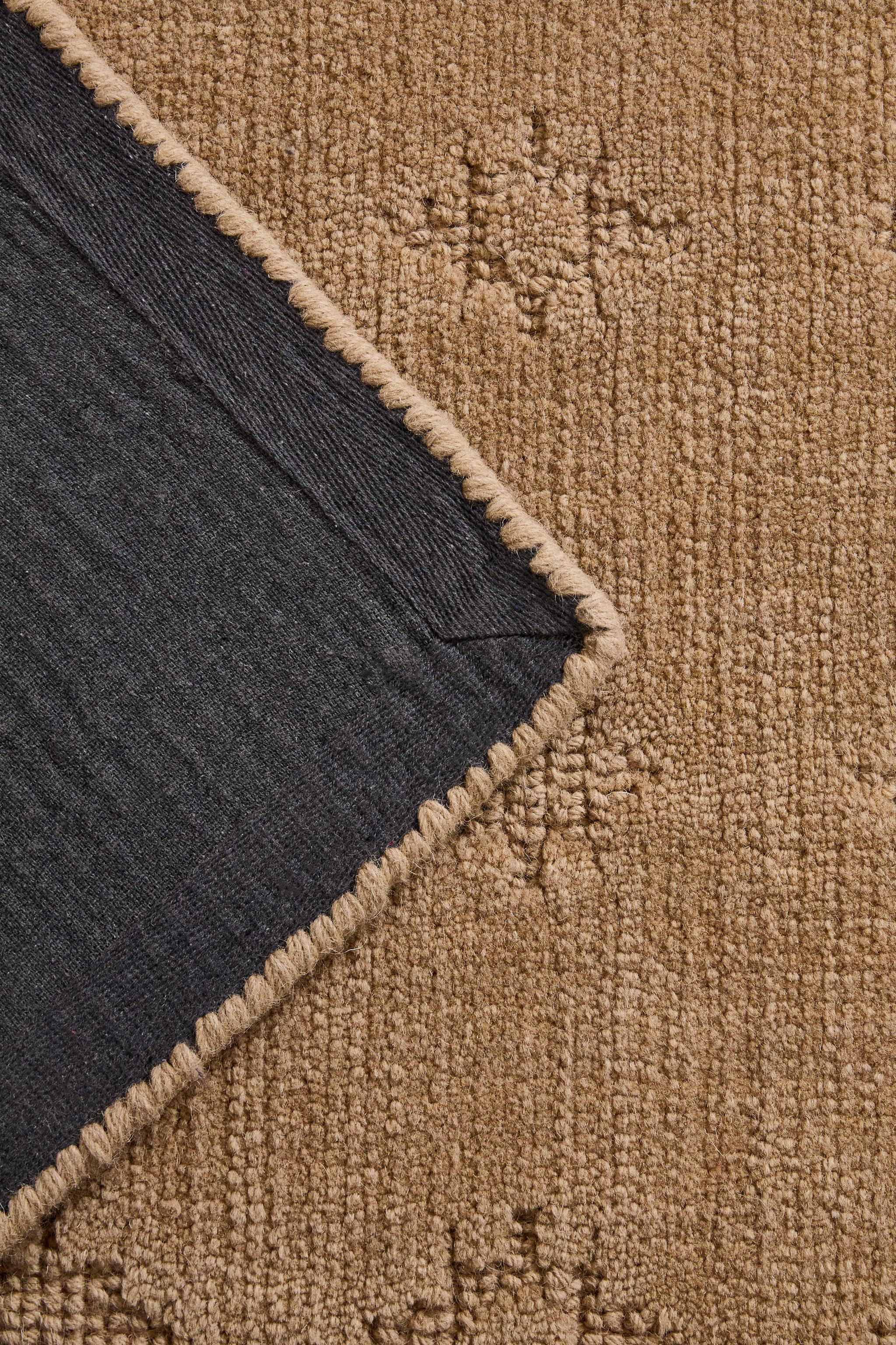 DIAMOND WOOL AREA RUG